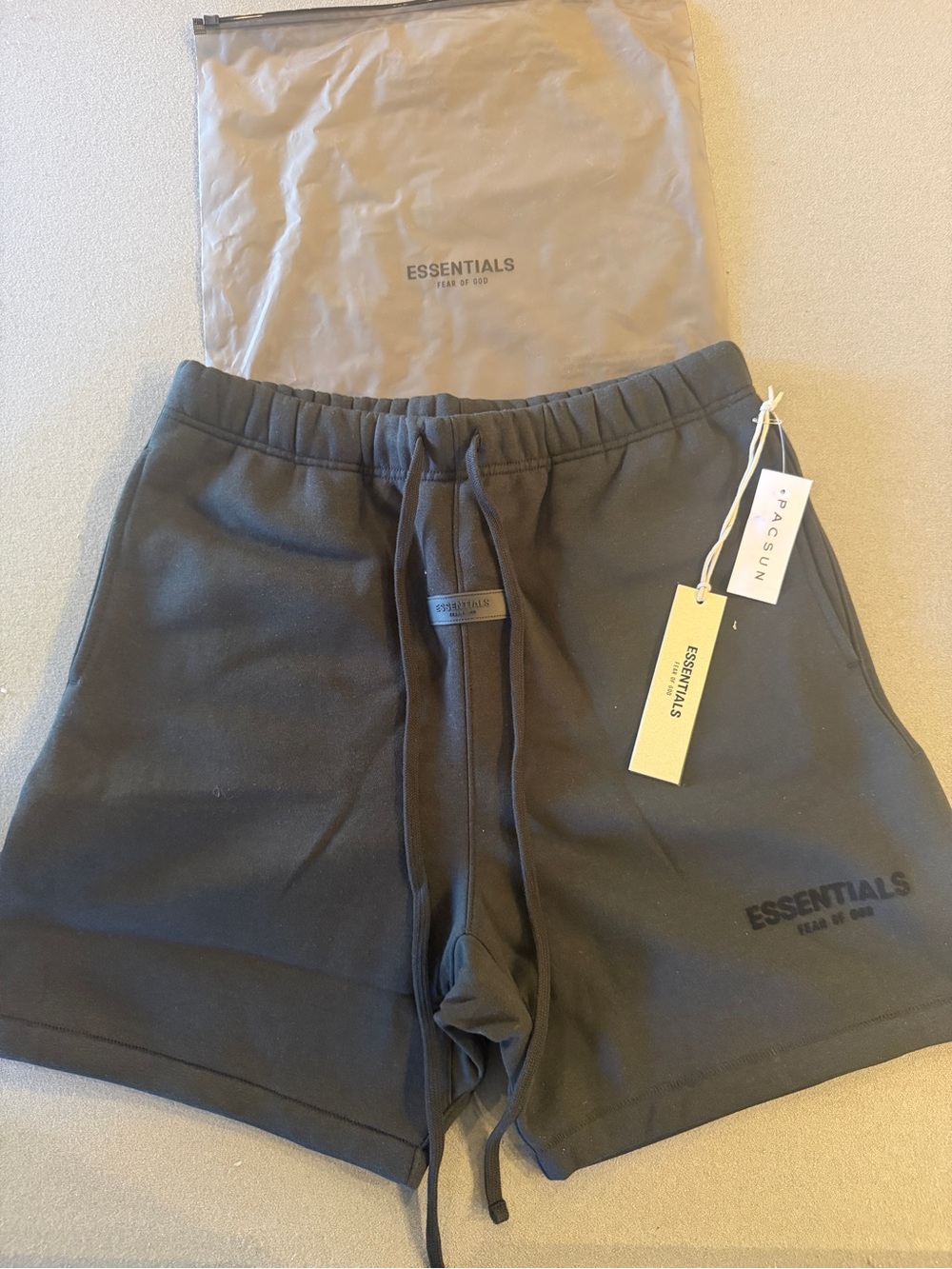 Essentials fear of God Black Shorts